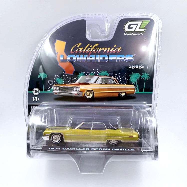 Cadillac 1971 Sedan Deville 1:64 przód