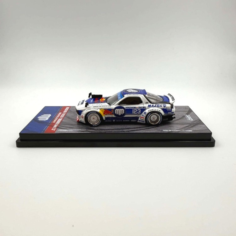 INNO64 Mazda RX-7 FD3S “Madbul Gen 7.3” #23 Mad Mike 1:64 bok