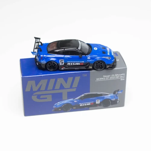 Mini GT NISSAN 35GT-RR LB-Silhouette WORKS GT 1:64 kartonik
