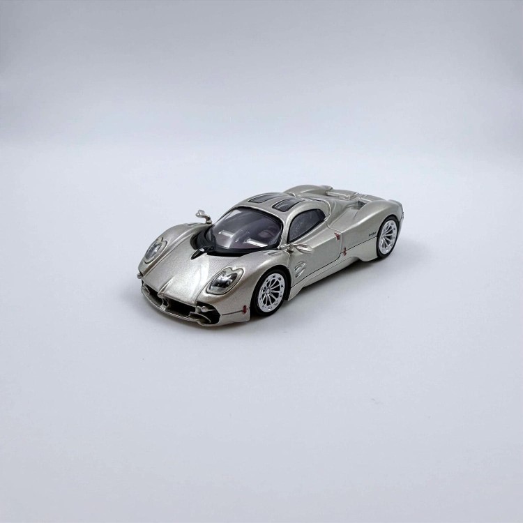 CCA Modern DREAM Pagani Utopia Licencjonowany 1:64 przód detale