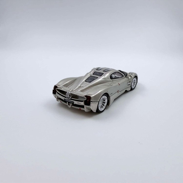 CCA Modern DREAM Pagani Utopia Licencjonowany 1:64 tył detale