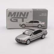 Mini GT BMW (E38) 750IL - 2000, aspen silver metallic 1:64 box