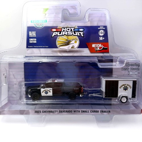 Greenlight Chevrolet Silverado 2023 With Small Cargo Trailer 1:64 przód