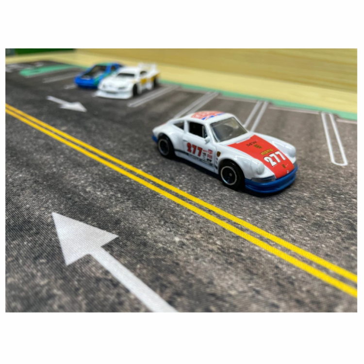 TurboPads Mata Tokyo parking 1:64 detal bok