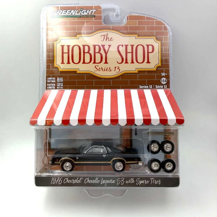 Greenlight Chevrolet 1976 Laguna S3 with space tires 1:64 przód
