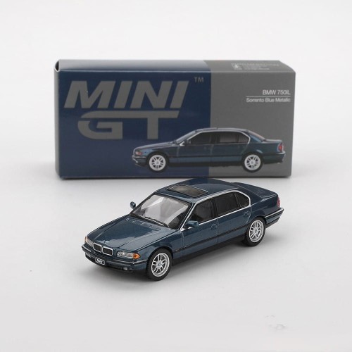 Mini GT BMW (E38) 750IL - Sorrento Blue Metallic 1:64 box