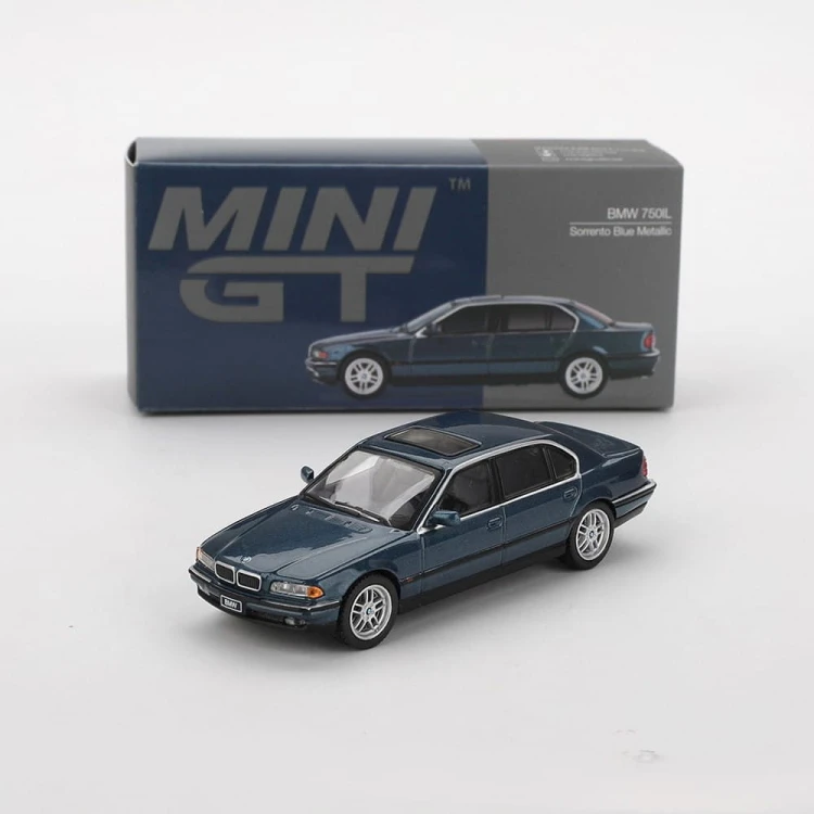 Mini GT BMW (E38) 750IL - Sorrento Blue Metallic 1:64 box
