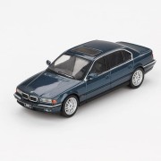 Mini GT BMW (E38) 750IL - Sorrento Blue Metallic 1:64 przód detal