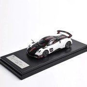 Lcd Model Pagani Huayra Roadster Bc #20 1:64 przód