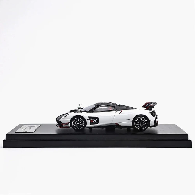 Lcd Model Pagani Huayra Roadster Bc #20 1:64 bok
