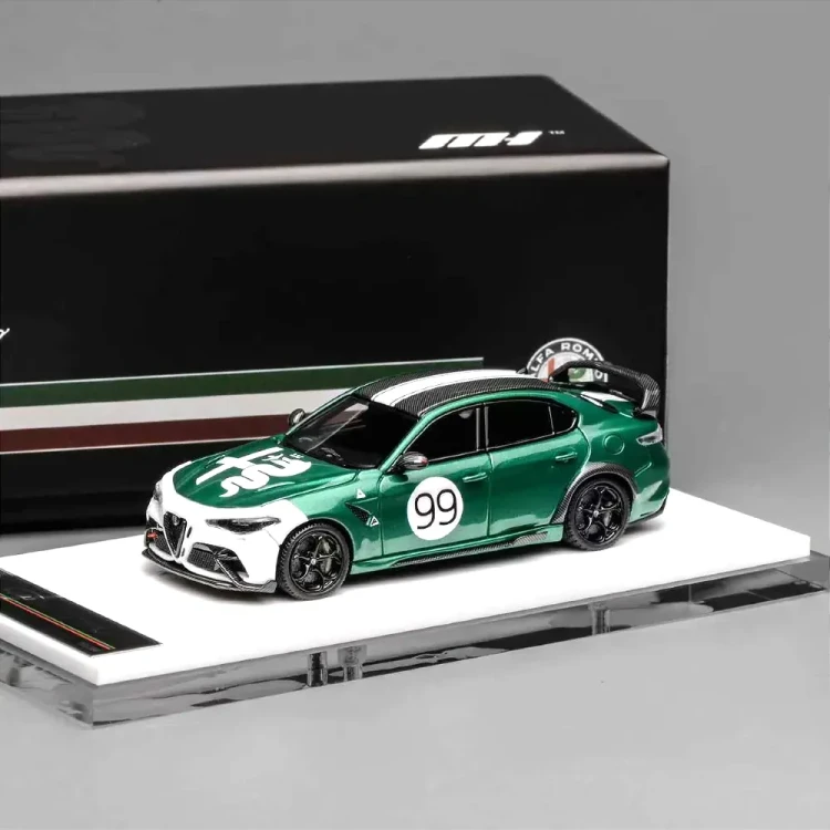 Motorhelix Alfa Romeo Giulia GTAm Montreal green/ Livery resin MH64009GT 1:64 przód