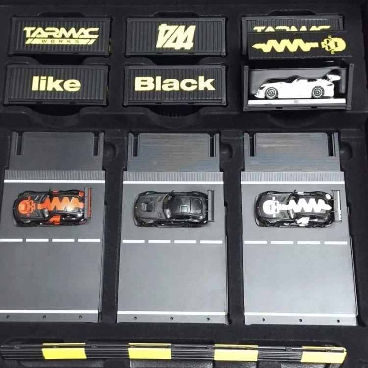 Tarmac Works – Mercedes Benz AMG GT3 Box Set Diorama 1:64 góra