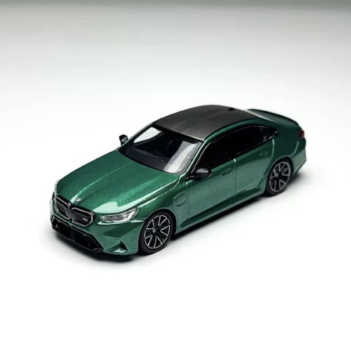 Mini GT BMW M5 Isle of Man Green Metallic - 1:64 przód
