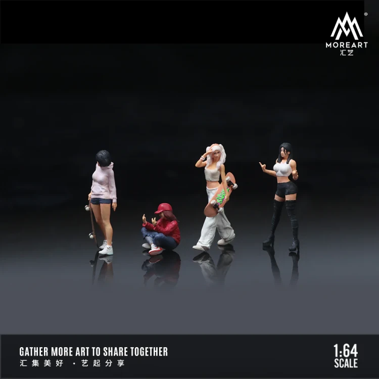 MoreArt Figurki Street Trendy Doll Set 1:64 przód