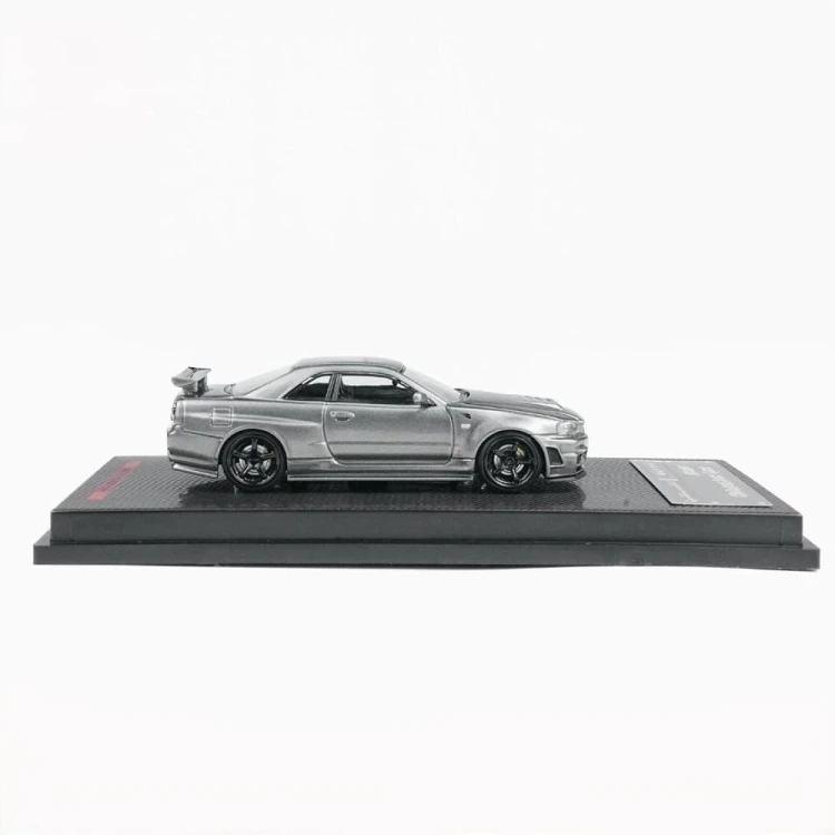 Ignition Model Nissan Skyline R34 Nismo Omori Factory CRS 1:64 bok detal