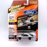 Johnny lightning Ford Mustang 1986 SVO Srebrny 1:64 przód