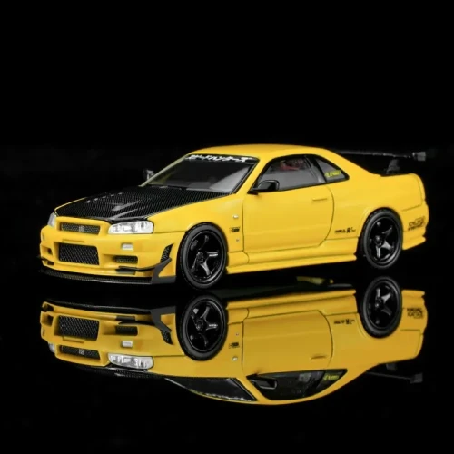 PREORDER Motorhelix Nissan Skyline GT-R (R34) Customized with GT Aero Kit, Lightning yellow 1:64 przód