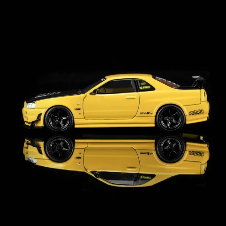 PREORDER Motorhelix Nissan Skyline GT-R (R34) Customized with GT Aero Kit, Lightning yellow 1:64 bok detal