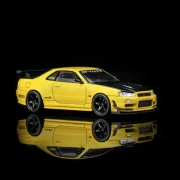 PREORDER Motorhelix Nissan Skyline GT-R (R34) Customized with GT Aero Kit, Lightning yellow 1:64 bok