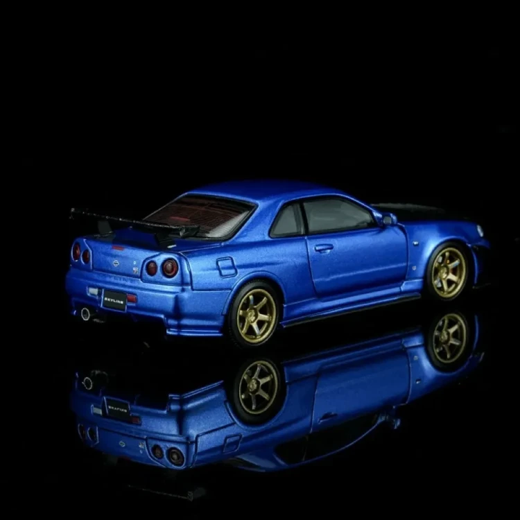 PREORDER Motorhelix Nissan Skyline GT-R (R34) Customized with GT Aero Kit, Bayside blue 1:64 tył