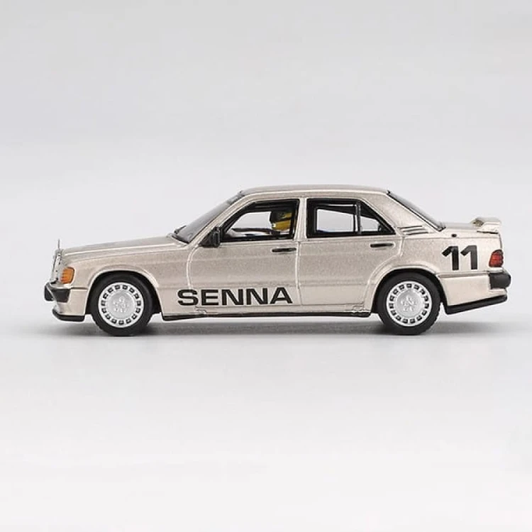MINI GT Mercedes-Benz 190 E 2.3-16 #11 Ayrton Senna 1984 Nürburgring Race of Champions w/ Figure 1:64 bok