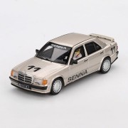 MINI GT Mercedes-Benz 190 E 2.3-16 #11 Ayrton Senna 1984 Nürburgring Race of Champions w/ Figure 1:64 przód