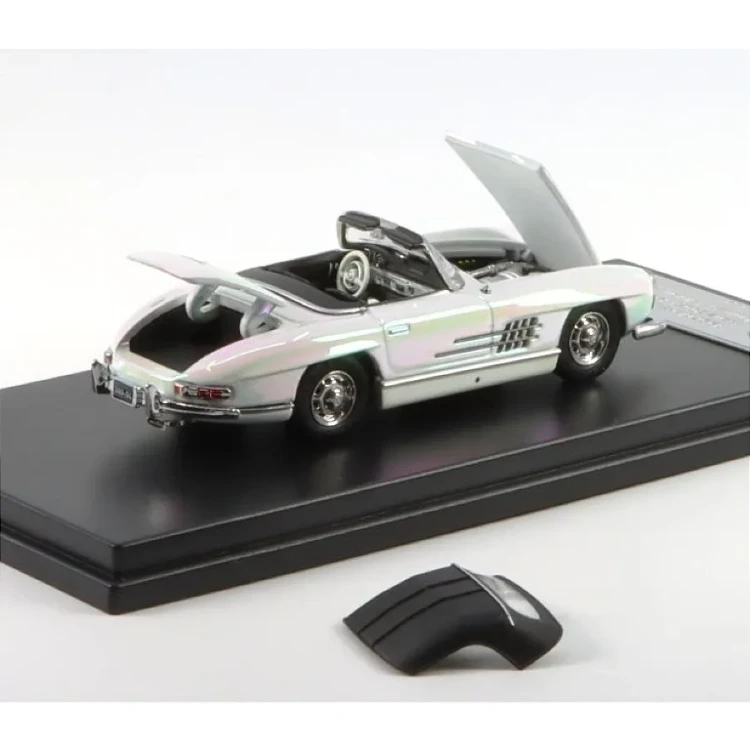 YS Model 1957 Mercedes-Benz 300SL Roadster Pearl white 1:64 tył detal