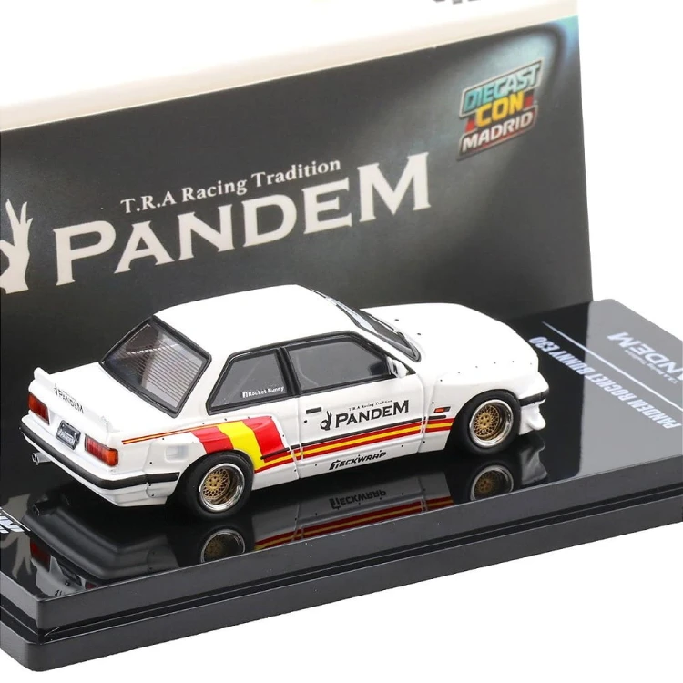 INNO64 BMW Pandem Rocket Bunny E30 DIECAST Con Madrid 2026 1:64 tył