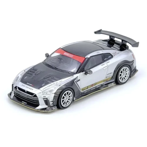 INNO64 Nissan GT-R R35 Top Secret Silver 2025 Tokyo Auto Salon Hong Kong 1:64 przód