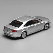 Motorhelix Audi S8 D3 Ice Silver Metallic 1:64 tył