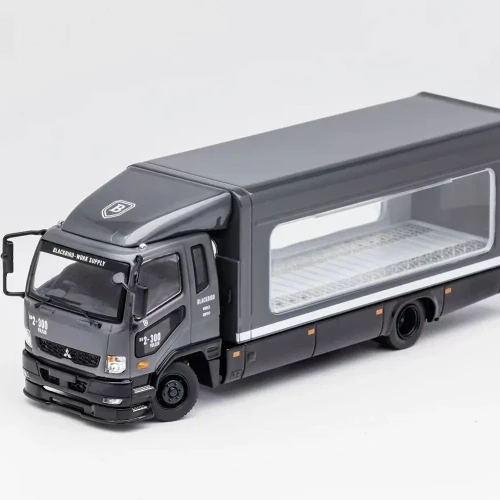 GCD 2017 Mitsubishi Fuso Fighter “BLACK BIRD” Hauler Truck 1:64 przód