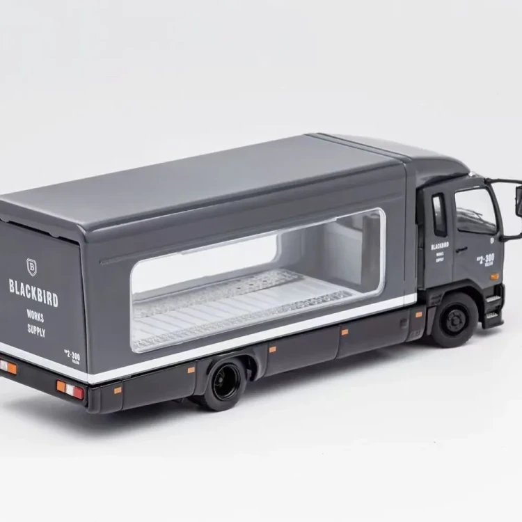 GCD 2017 Mitsubishi Fuso Fighter “BLACK BIRD” Hauler Truck 1:64 bok detal