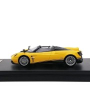 LCD Models Pagani Huayra Roadster 2018 Yellow 1:64 bok