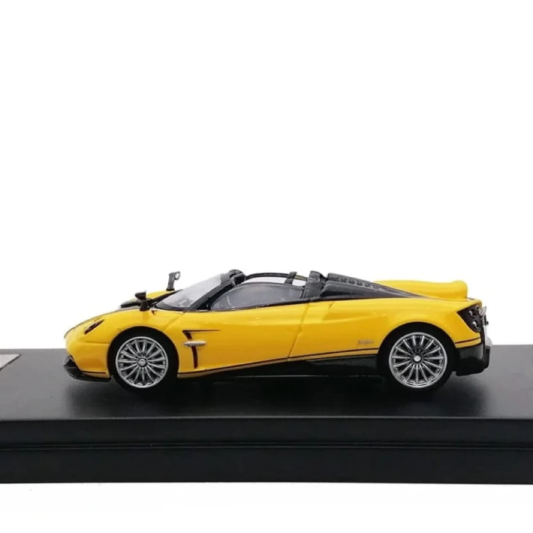 LCD Models Pagani Huayra Roadster 2018 Yellow 1:64 bok