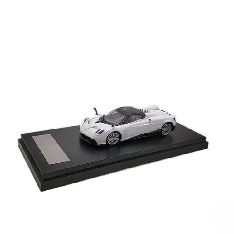LCD Models Pagani Huayra Roadster 2018 White 1:64 przód