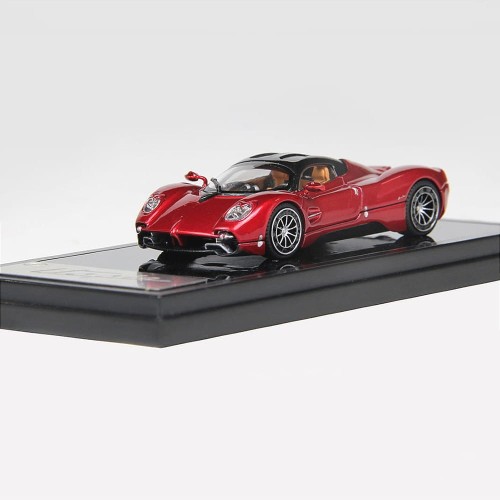 LCD Model Pagani Utopia Red 1:64 przód
