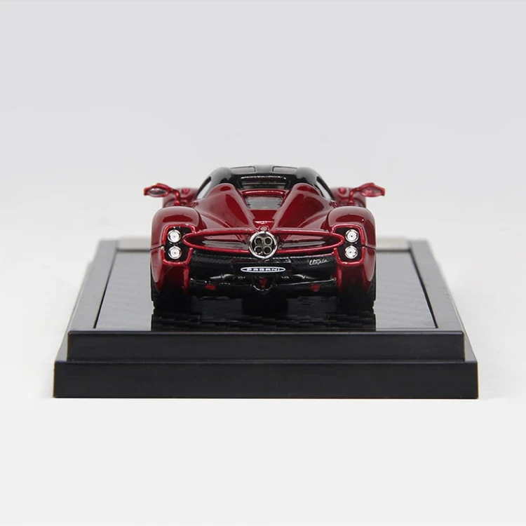 LCD Model Pagani Utopia Red 1:64 tył