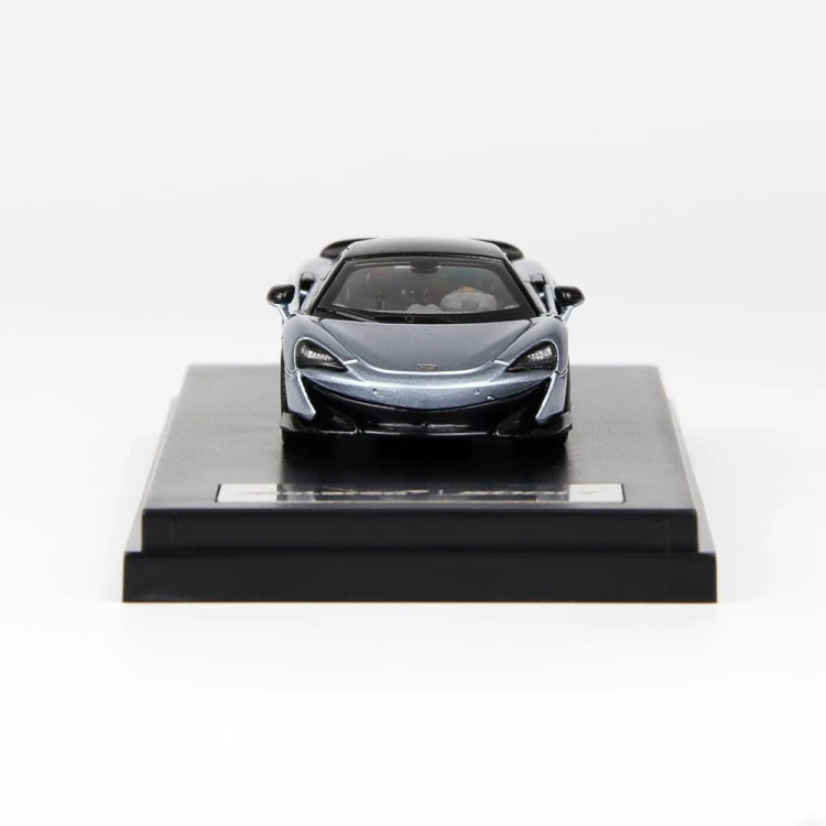 LCD Models Mclaren 600LT SKY BLUE ICE 1:64 przód detal