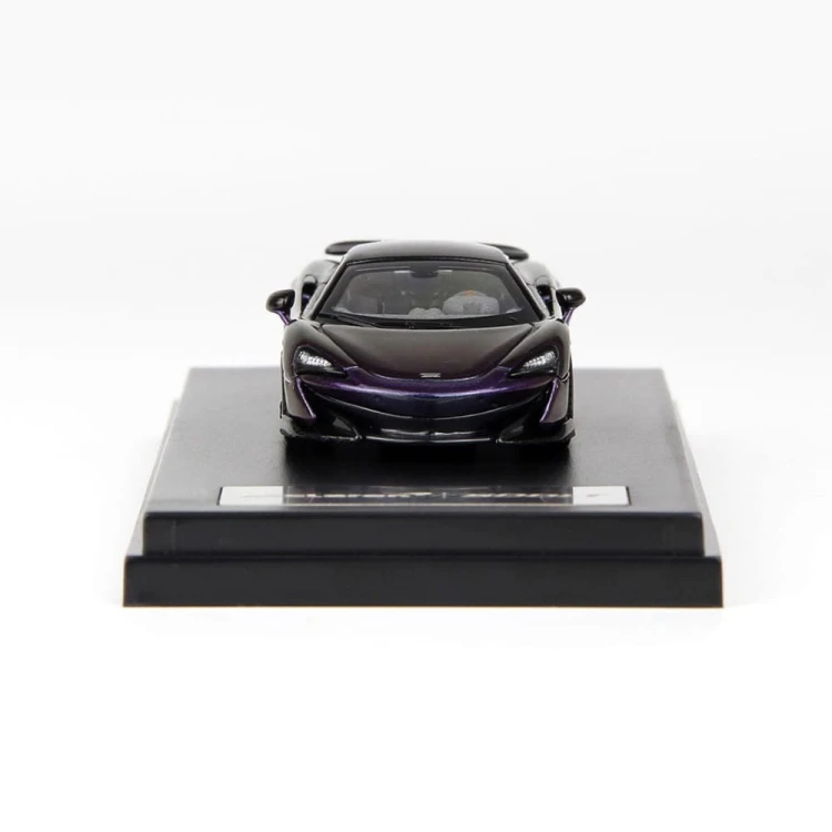 LCD Models Mclaren 600LT CHAMELEON 1:64 przód detal 2