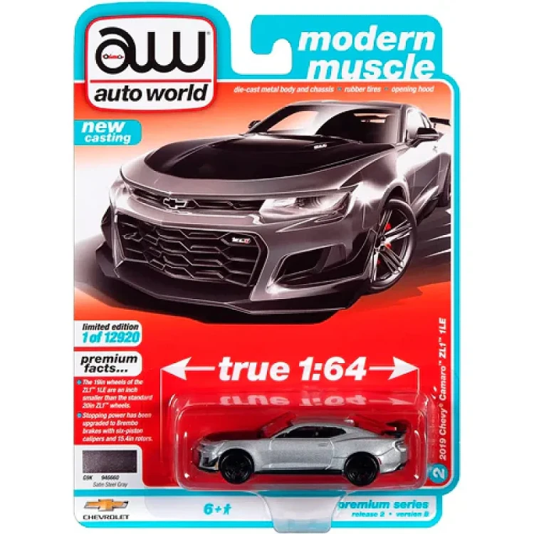 Auto World 2019 Chevy Camaro ZL1 1LE, Satin Steel Silver 1:64 przód blister
