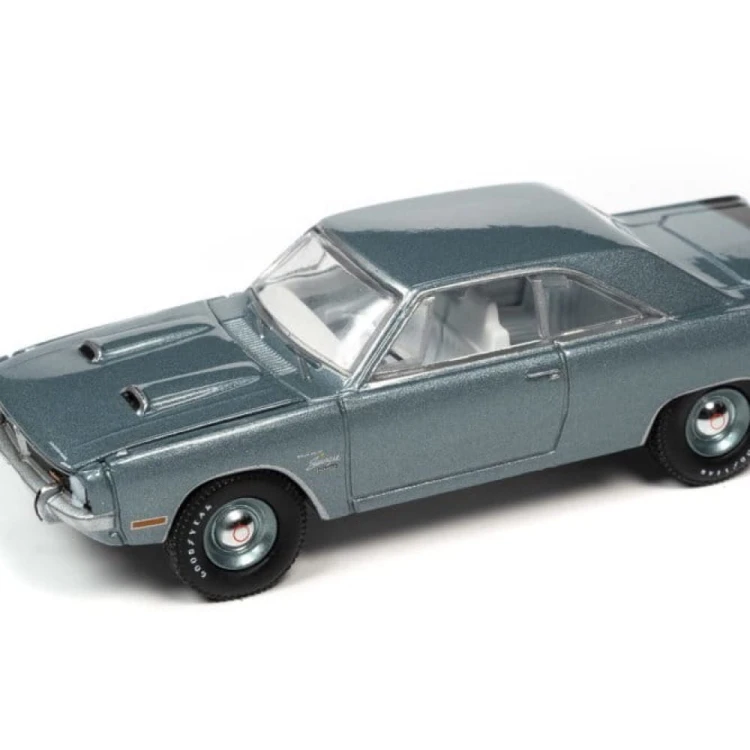 Auto World 1971 Dodge Dart Swinger 340 Special, light gunmetal poly with black rear stripe 1:64 przód