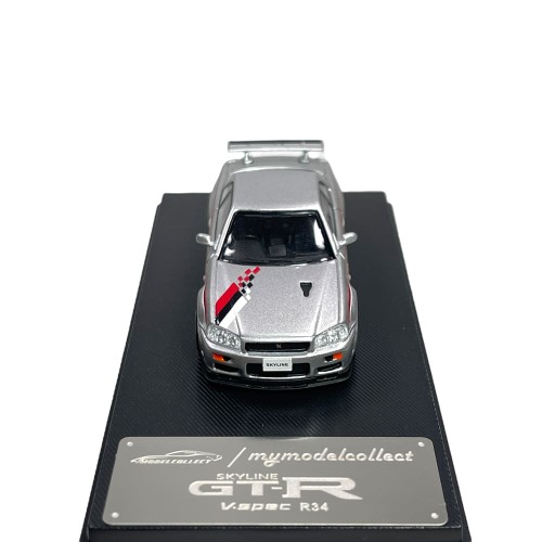 My Model Collect Nissan Skyline GT-R R34 V-Spec Nismo Livery Silver 1:64 przód detal