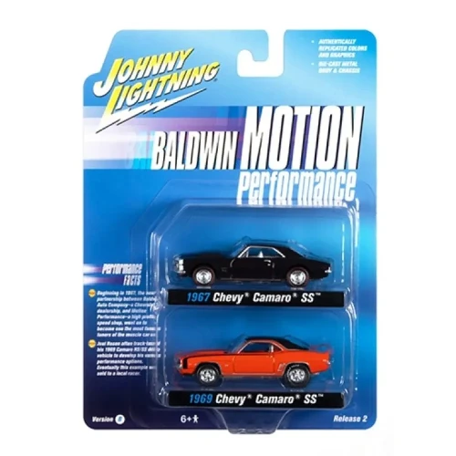Johnny Lightning 1969 Chevrolet Camaro SS Orange and 1967 Chevrolet Camaro SS Royal Plum 1:64 przód