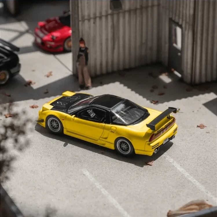 FUJI Honda NSX Mk1 NA1 Advance Yellow 1:64 tył
