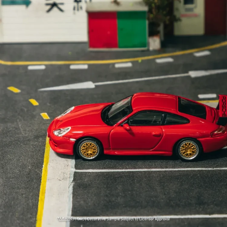 Tarmac Works Porsche 911 GT3 996 Red 1:64 bok
