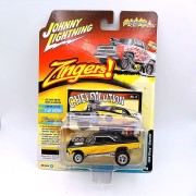 Johnny Lightning Chevy 1966 Chevelle Zinger Black Yellow 1:64 przód