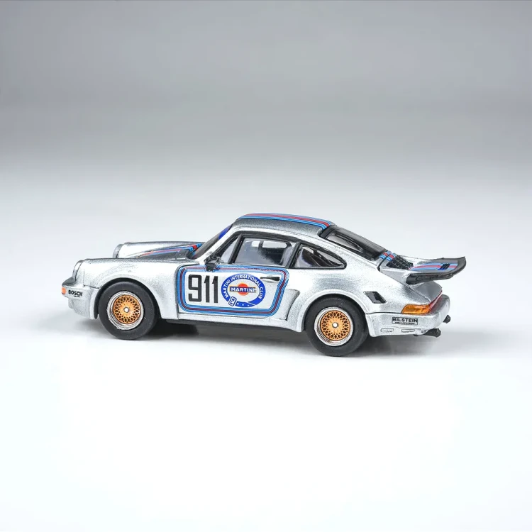 PARA64 Porsche 911 Carrera RSR 3.0 1975 Martini 1:64 bok detal