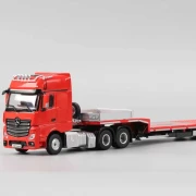 PERKA Mercedes Benz Flatbed Transport Trailer RED 1:64 przód