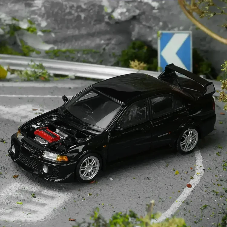 Mitsubishi Lancer Evolution V GSR Black Pearl 1:64 przód