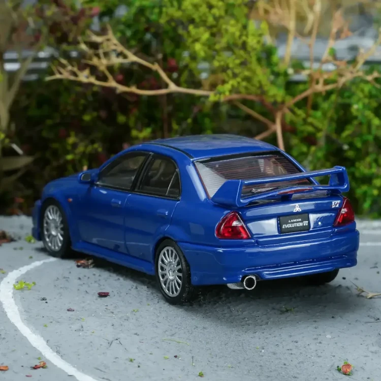 Motorhelix Mitsubishi Lancer Evolution VI GSR Issel Blue Pearl 1:64 tył